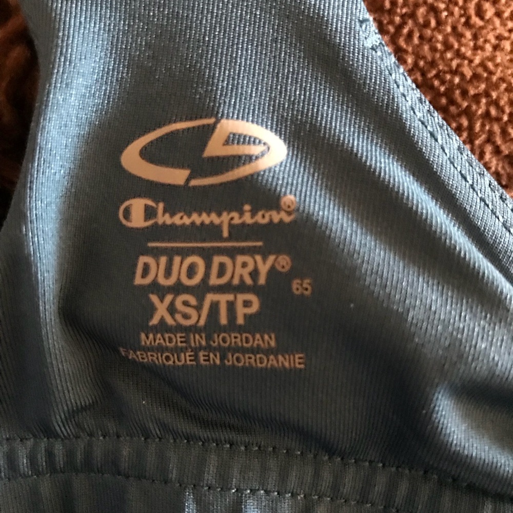Workout top - Picture 3 of 3